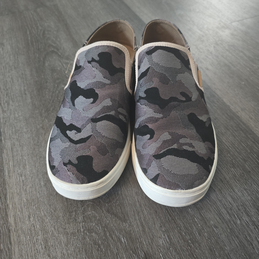 OluKai Women's Camouflage Slip-On Sneakers - Black and Gray